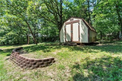 Fully Remodeled Gem Near Metfield Golf  NWA Trails is waiting on Bella Vista - Metfield Golf Complex and Country Club in Arkansas - for sale on GolfHomes.com, golf home, golf lot