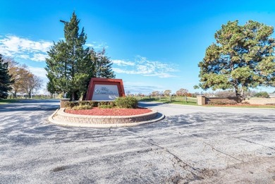 Location, location, location! In the middle of Maple Meadows on Maple Meadows Golf Club in Illinois - for sale on GolfHomes.com, golf home, golf lot