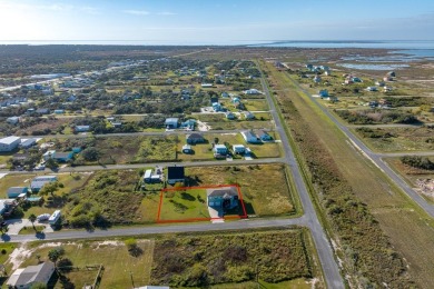 MOVE IN READY!!! Charming Island Style 3/2.5 home on 2 lots on Lamar Golf Course in Texas - for sale on GolfHomes.com, golf home, golf lot