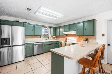 Centrally located brick home with Scenic Golf Course Views! on Scott Schriener Municipal Golf Course in Texas - for sale on GolfHomes.com, golf home, golf lot