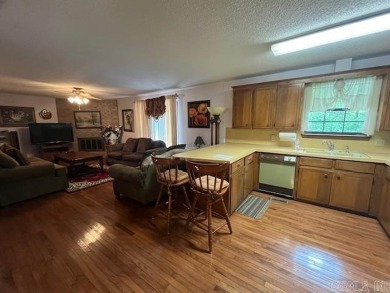 This 3 Bedroom 2 Bath home located in the Lakeside School on Hot Springs Golf and Country Club in Arkansas - for sale on GolfHomes.com, golf home, golf lot