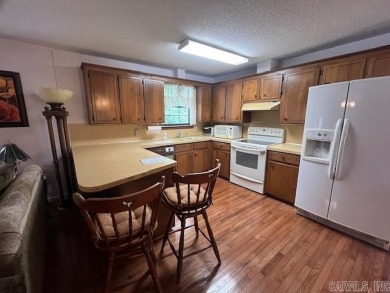 This 3 Bedroom 2 Bath home located in the Lakeside School on Hot Springs Golf and Country Club in Arkansas - for sale on GolfHomes.com, golf home, golf lot