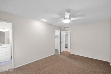 Don't miss it! CLEAN, freshly painted, well maintained,1-STORY on PalmBrook Country Club in Arizona - for sale on GolfHomes.com, golf home, golf lot