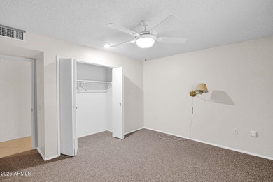 BACK ON THE MARKET. CLEAN, freshly painted, well maintained on PalmBrook Country Club in Arizona - for sale on GolfHomes.com, golf home, golf lot