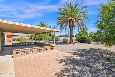 BACK ON THE MARKET. CLEAN, freshly painted, well maintained on PalmBrook Country Club in Arizona - for sale on GolfHomes.com, golf home, golf lot