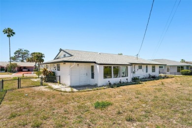This well-kept 3 bedroom, 2 bath home in Sun City Center has on North Lakes Golf Course in Florida - for sale on GolfHomes.com, golf home, golf lot