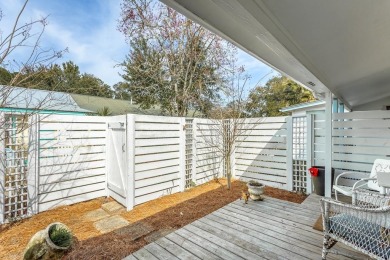 Adorable renovated 2 bedroom/1 bath unit decorated in an on St. James Bay in Florida - for sale on GolfHomes.com, golf home, golf lot