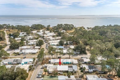 Adorable renovated 2 bedroom/1 bath unit decorated in an on St. James Bay in Florida - for sale on GolfHomes.com, golf home, golf lot