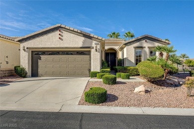 Beautiful 2 bed + den, 2 bath home on a desirable corner lot in on Siena Golf Club in Nevada - for sale on GolfHomes.com, golf home, golf lot