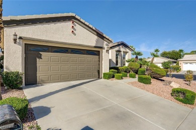 Beautiful 2 bed + den, 2 bath home on a desirable corner lot in on Siena Golf Club in Nevada - for sale on GolfHomes.com, golf home, golf lot