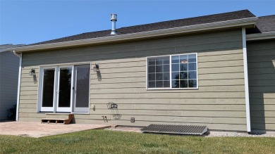 Offered is a 3-bedroom, 3-bathroom townhome with 2,592 square on Village Greens Golf Club in Montana - for sale on GolfHomes.com, golf home, golf lot