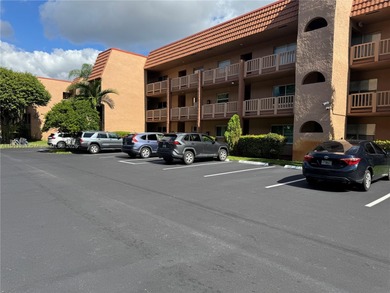 Beautiful and spacious 2BR/2BA condo in the prestigious 55+ on Sunrise Lakes Phase III in Florida - for sale on GolfHomes.com, golf home, golf lot