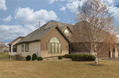 Beautiful cosmetic updates, and a BRAND NEW ROOF about to be on Edinburgh USA in Minnesota - for sale on GolfHomes.com, golf home, golf lot