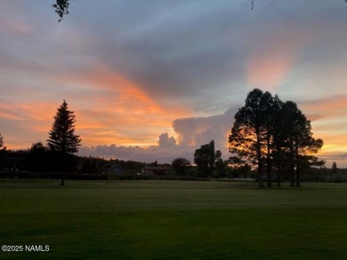 Rare Location! These golf course condos do not come up for sale on Pinewood Country Club in Arizona - for sale on GolfHomes.com, golf home, golf lot