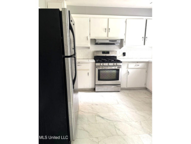 NEW TO THE MARKET IS THIS 3 BEDROOM, 2 BATH HOME JUST ONE BLOCK on Duncan Park Golf Course in Mississippi - for sale on GolfHomes.com, golf home, golf lot