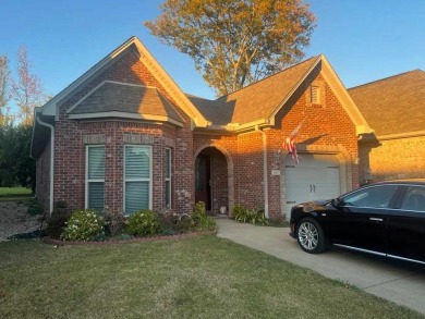 Ready to move into, 2 bedrooms, 2 baths patio home with open on Blackberry Trail Golf Course in Alabama - for sale on GolfHomes.com, golf home, golf lot