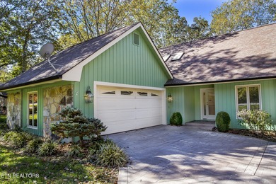SPACIOUS 2 LEVEL GOLF FRONT HOME!!! Updated Kitchen, & Bathrooms on Druid Hills Golf Club in Tennessee - for sale on GolfHomes.com, golf home, golf lot