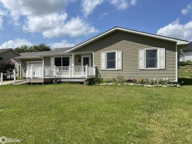 Super nice 3 bedroom ranch style home in Country Club Circle! on Osceola Country Club in Iowa - for sale on GolfHomes.com, golf home, golf lot