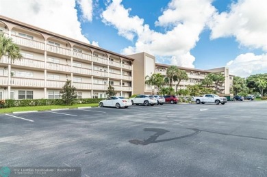 Spacious 2-bedroom, 2-bathroom condo on the 3rd floor features on Wynmoor Golf Course in Florida - for sale on GolfHomes.com, golf home, golf lot