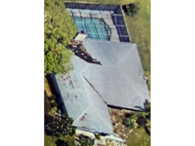 CASH ONLY! Weeki Wachee Courtyard POOL HOME UNDER $300K in The on Heather Golf and Country Club in Florida - for sale on GolfHomes.com, golf home, golf lot