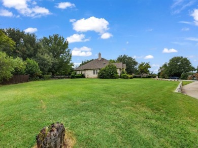 Welcome to 9705 Argyle Court -- a meticulously cared-for home on Pecan Plantation Country Club in Texas - for sale on GolfHomes.com, golf home, golf lot
