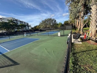 Exceptional value in Palm-Aire! This spacious 2BR/2BA unit on Palm-Aire Country Club and Resort - Palms in Florida - for sale on GolfHomes.com, golf home, golf lot