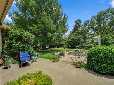 Welcome to 9705 Argyle Court -- a meticulously cared-for home on Pecan Plantation Country Club in Texas - for sale on GolfHomes.com, golf home, golf lot