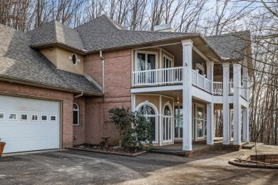 This beautiful home in Eagle's Nest golf course offers elegance on Eagles Nest Country Club in Kentucky - for sale on GolfHomes.com, golf home, golf lot