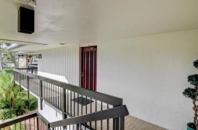 Beautifully updated 1-bedroom, 1-bath condo with direct golf on Seagate Country Club in Florida - for sale on GolfHomes.com, golf home, golf lot