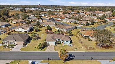Beautiful and Well-maintained 3 bedroom, 2 bath Nantucket floor on Eagle Ridge At Spruce Creek Country Club in Florida - for sale on GolfHomes.com, golf home, golf lot