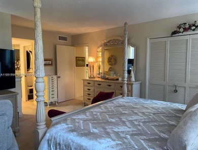 Prime corner 3BD/2BA residence featuring one of the largest on Palm-Aire Country Club and Resort - The Oaks in Florida - for sale on GolfHomes.com, golf home, golf lot