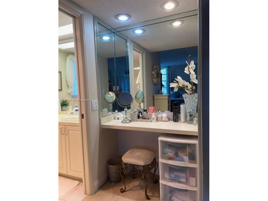 Prime corner 3BD/2BA residence featuring one of the largest on Palm-Aire Country Club and Resort - The Oaks in Florida - for sale on GolfHomes.com, golf home, golf lot