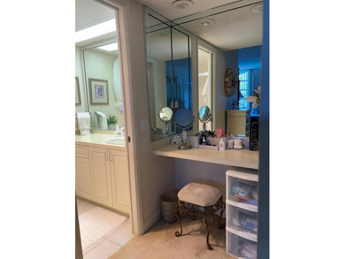 Prime corner 3BD/2BA residence featuring one of the largest on Palm-Aire Country Club and Resort - The Oaks in Florida - for sale on GolfHomes.com, golf home, golf lot