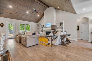 Welcome to this exceptional home in the highly sought-after on Hot Springs Golf and Country Club in Arkansas - for sale on GolfHomes.com, golf home, golf lot