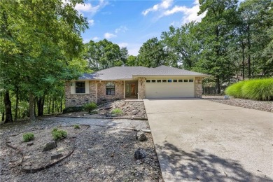 Immaculate custom built home on a quiet cul-de-sac in the Heart on Bella Vista Country Club and Golf Course in Arkansas - for sale on GolfHomes.com, golf home, golf lot
