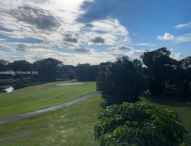 Prime corner 3BD/2BA residence featuring one of the largest on Palm-Aire Country Club and Resort - The Oaks in Florida - for sale on GolfHomes.com, golf home, golf lot