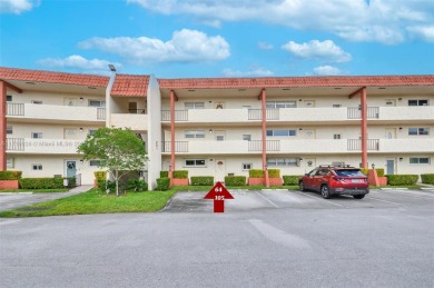 Excellent corner unit location close to the resident's entrance on Hollybrook Golf and Tennis Club  in Florida - for sale on GolfHomes.com, golf home, golf lot