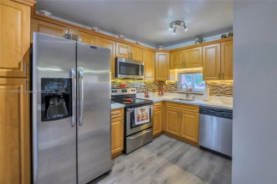 Excellent corner unit location close to the resident's entrance on Hollybrook Golf and Tennis Club  in Florida - for sale on GolfHomes.com, golf home, golf lot