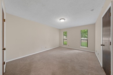Spacious, freestanding garden home on 18th Fairway in Riverhill on Riverhill Country Club in Texas - for sale on GolfHomes.com, golf home, golf lot