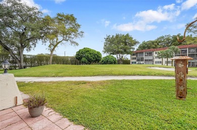 ***SELLER FIRM ON PRICE***REC LEASE PAID IN FULL!***Charming on Hollybrook Golf and Tennis Club  in Florida - for sale on GolfHomes.com, golf home, golf lot