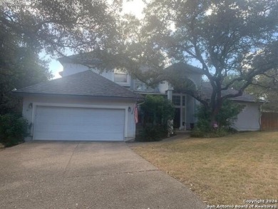 Wonderful family home in the Fairways of Fair Oaks Ranch.  This on Fair Oaks Ranch Golf and Country Club in Texas - for sale on GolfHomes.com, golf home, golf lot