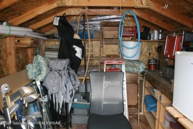 Spacious 1998 nomad park model, 584 square feet. Large living on Star Valley RV Golf Course in Wyoming - for sale on GolfHomes.com, golf home, golf lot