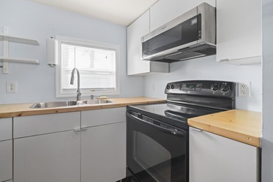 This one is all about the outside living! Huge deck and right on on Indian Wells Golf Course in South Carolina - for sale on GolfHomes.com, golf home, golf lot