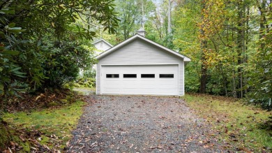 Move-in ready and fully furnished, this charming single-level on Sapphire National Golf Club in North Carolina - for sale on GolfHomes.com, golf home, golf lot