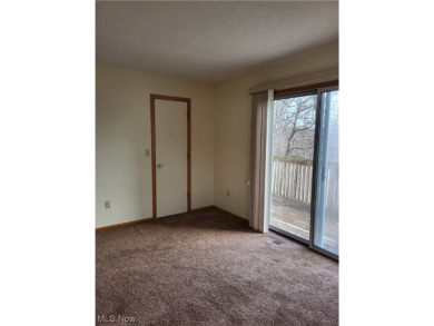 Move right into this 2 bedroom townhouse style condominium with on Cherry Ridge Golf Club in Ohio - for sale on GolfHomes.com, golf home, golf lot