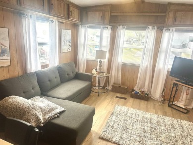 This adorable one-bedroom home is waiting for you! It is in an on Clerbrook Resort, Inc. in Florida - for sale on GolfHomes.com, golf home, golf lot