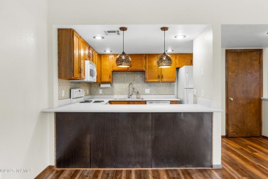 Welcome to this beautifully maintained 1 bedroom 1 bath plus a on Continental Country Club in Arizona - for sale on GolfHomes.com, golf home, golf lot