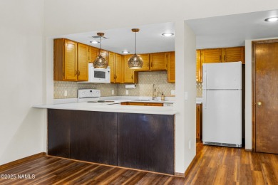 Welcome to this beautifully maintained 1 bedroom 1 bath plus a on Continental Country Club in Arizona - for sale on GolfHomes.com, golf home, golf lot