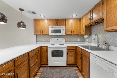 Welcome to this beautifully maintained 1 bedroom 1 bath plus a on Continental Country Club in Arizona - for sale on GolfHomes.com, golf home, golf lot