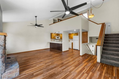 Welcome to this beautifully maintained 1 bedroom 1 bath plus a on Continental Country Club in Arizona - for sale on GolfHomes.com, golf home, golf lot